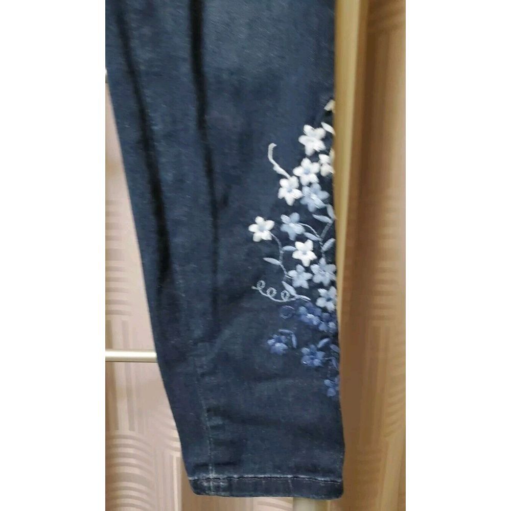 Karen Kane Women's Embroidered Blue Jeans Size 8 - Picture 5 of 9